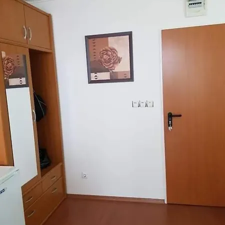 Apartament Rainbow 1 *